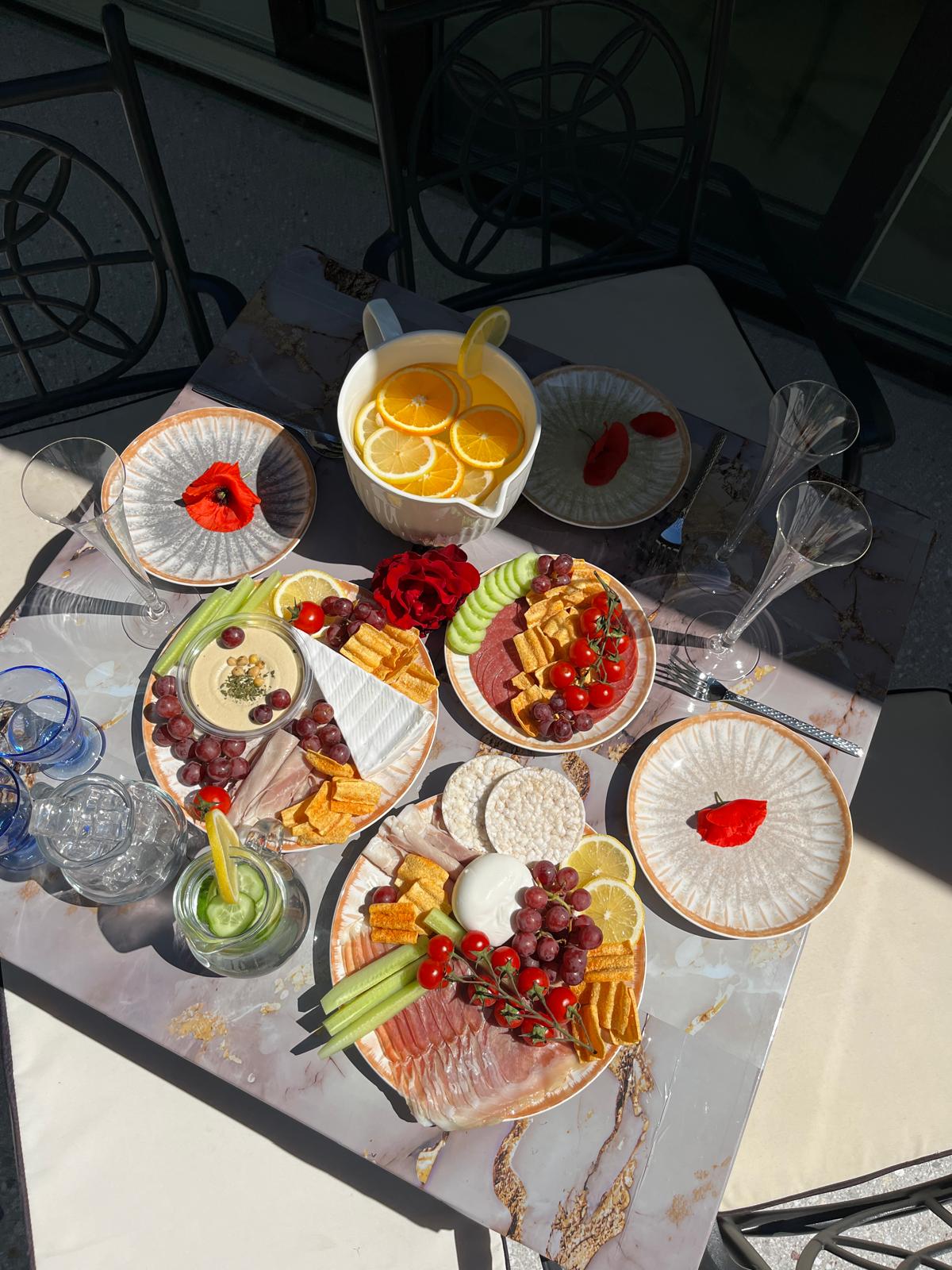 Fresh fruit and flowers waiting in the apartment